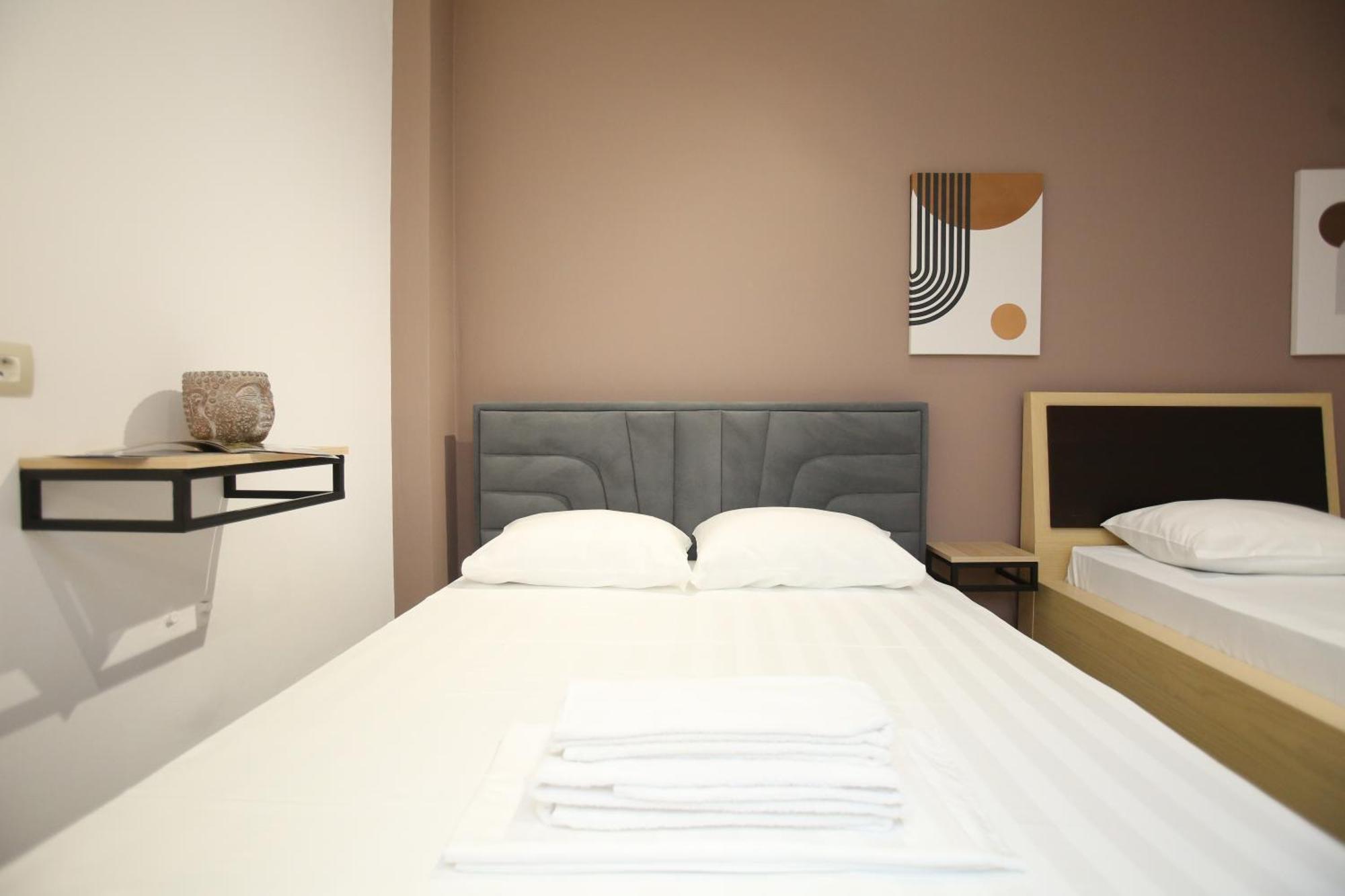 Tekb Rooms & Apartments Vlorë Eksteriør billede