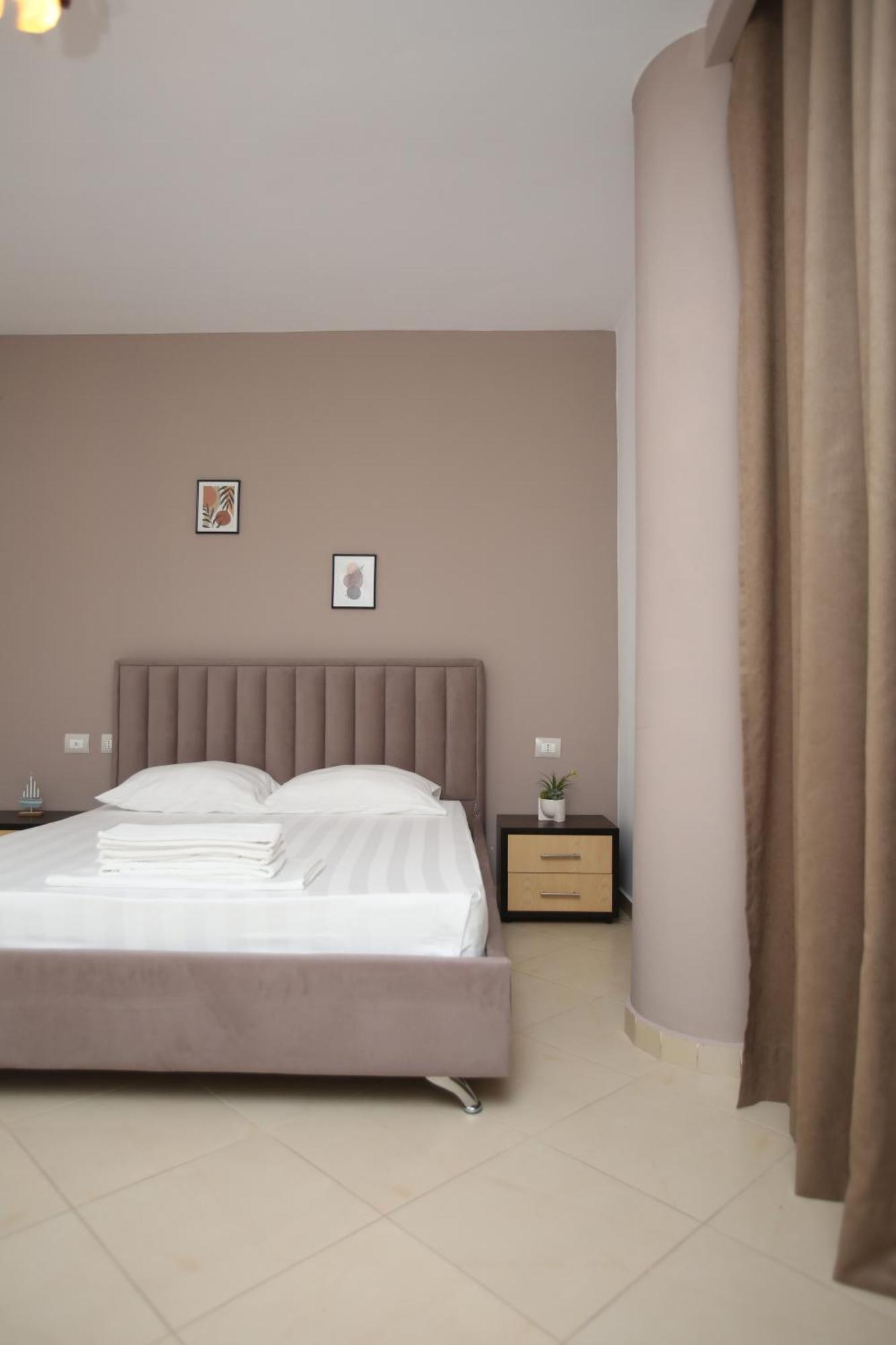 Tekb Rooms & Apartments Vlorë Eksteriør billede