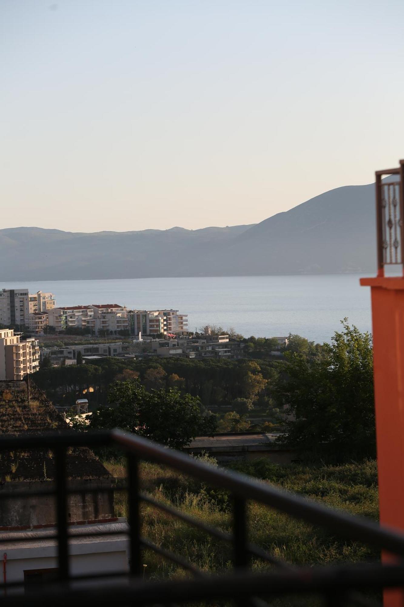 Tekb Rooms & Apartments Vlorë Eksteriør billede