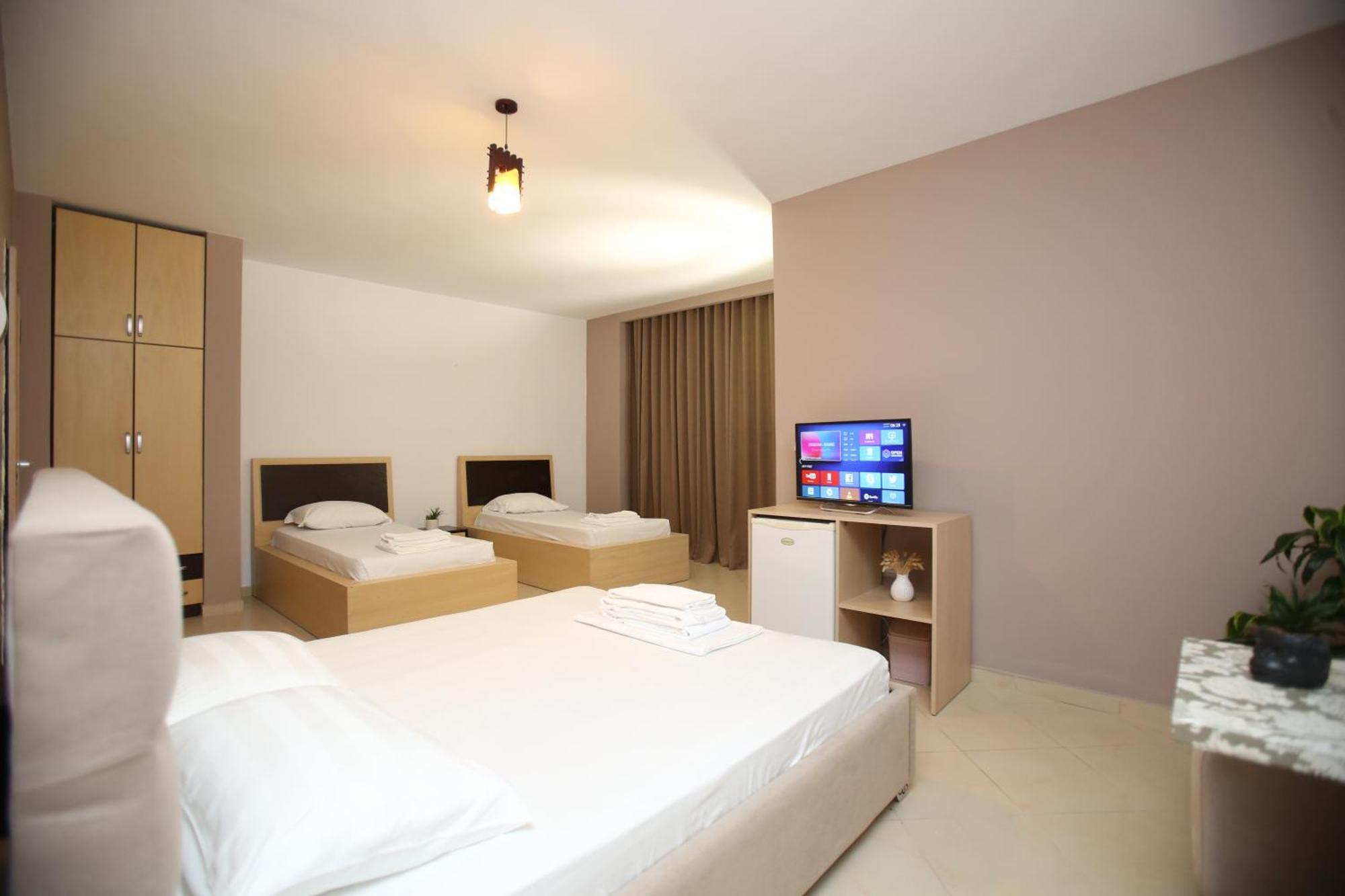 Tekb Rooms & Apartments Vlorë Eksteriør billede